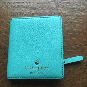 Cutie lil Kate Spade bifold wallet